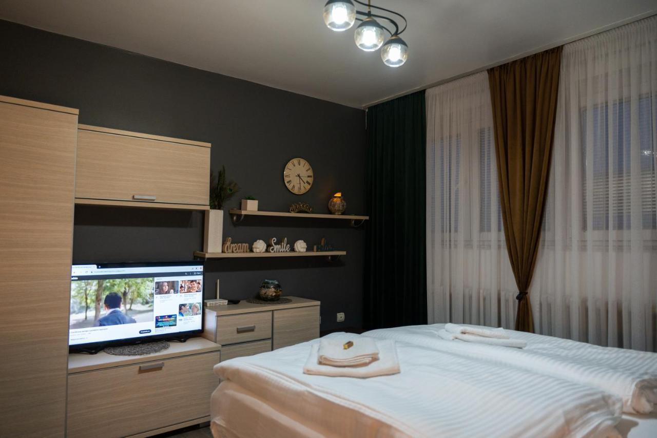 Apartman Pozoriste Penthaus 巴尼西卢卡 外观 照片